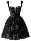Robe courte en dentelle florale brodée années 1970