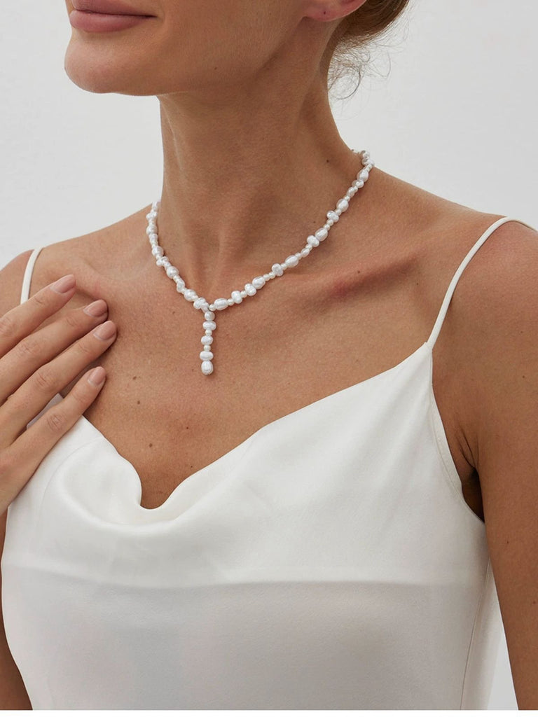 Collier blanche pendentif en perles