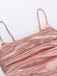 Robe fendue rose froncée en satin uni années 1930