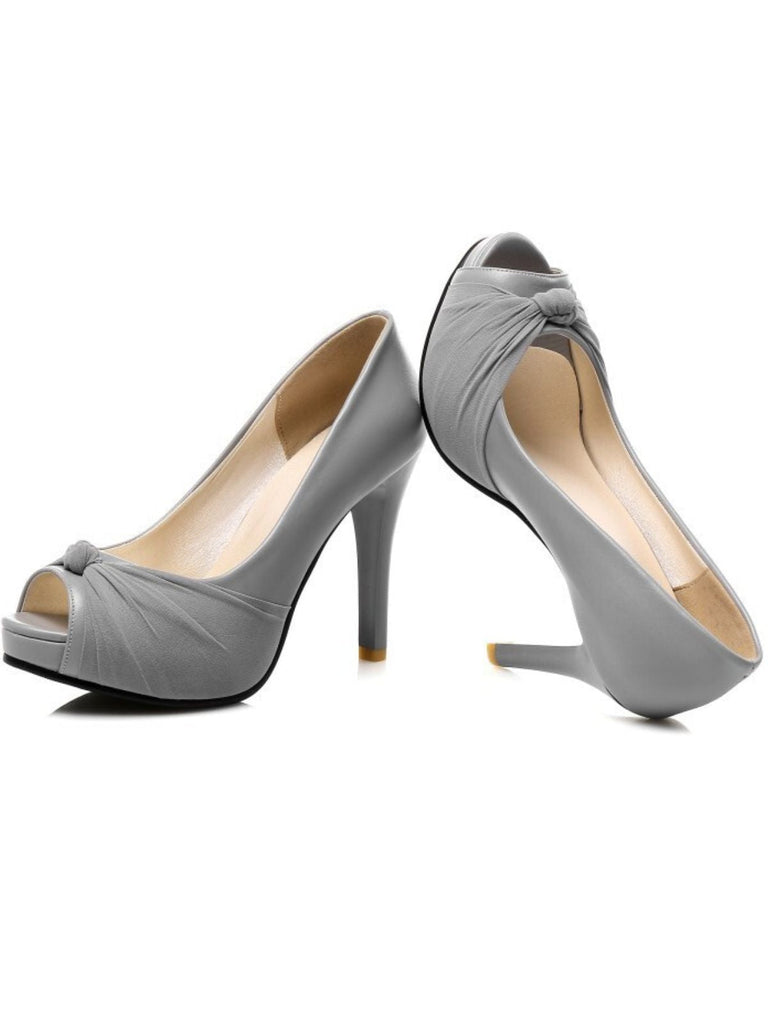 Talons aiguilles à bout ouvert et nœud en maille