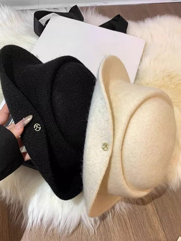Chapeau à calotte plate en laine style Hepburn vintage