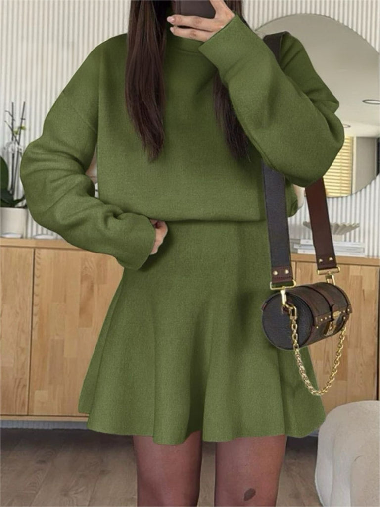 Robe pull col roulé et manches longues unie des années 1980