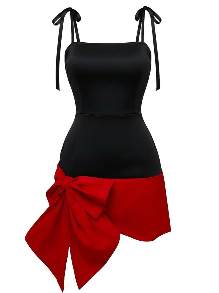 Robe noire à col carré et nœud papillon rouge années 60