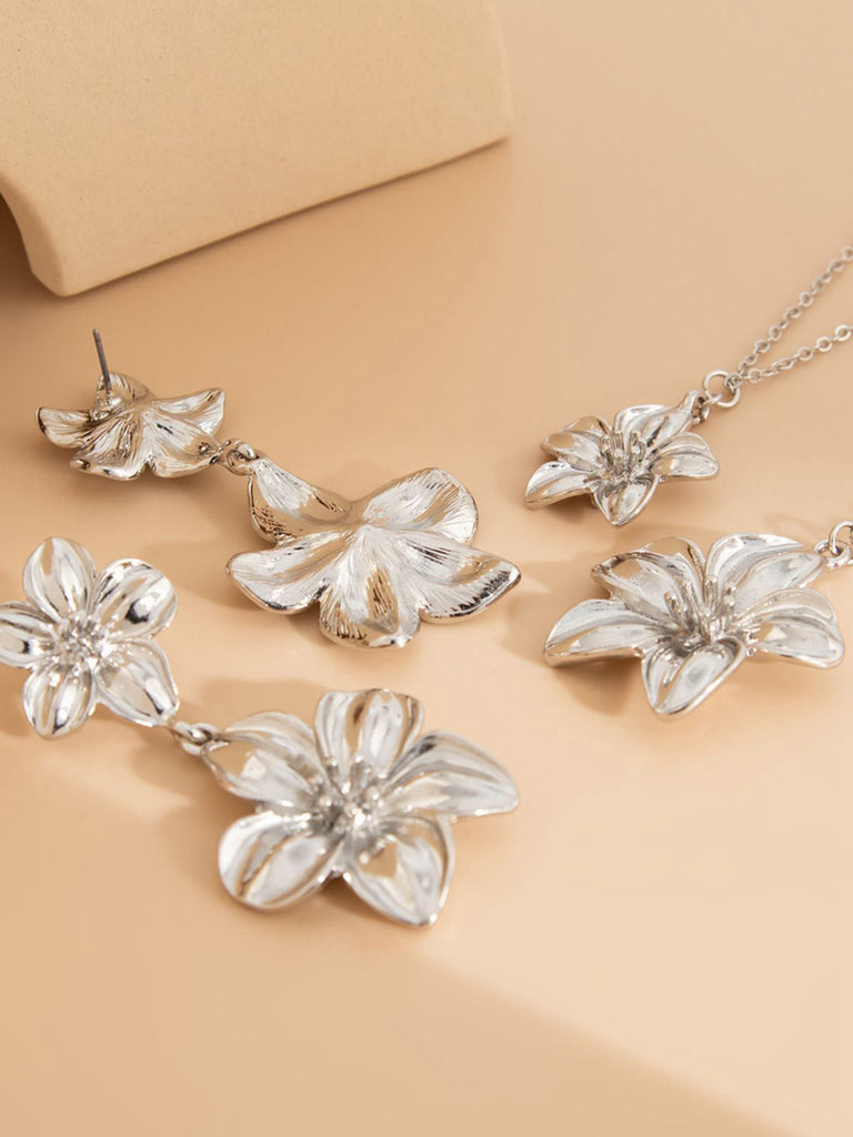 Ensemble collier et boucles d'oreilles à double clavicule florale