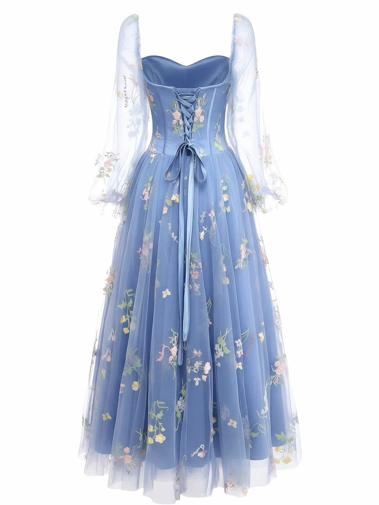 Robe à manches longues en maille brodée de fleurs bleues 1930s