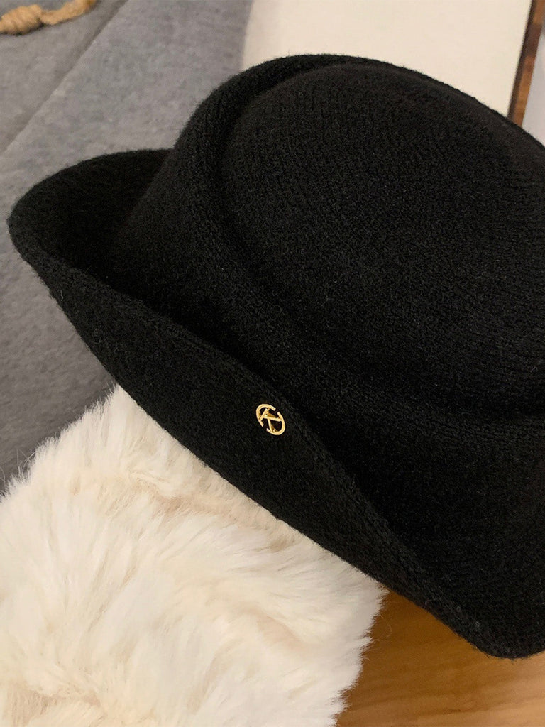 Chapeau à calotte plate en laine style Hepburn vintage