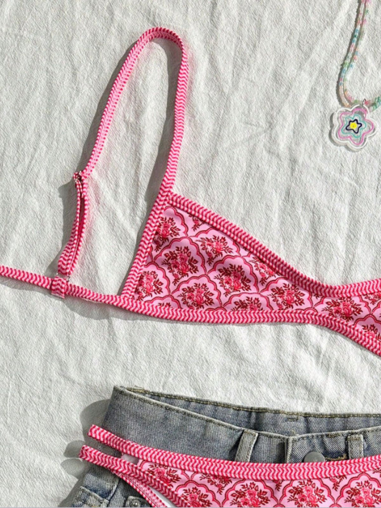 Ensemble bikini rose à imprimé floral années 1960