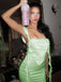 Robe froncée dos nu en satin uni des années 1970