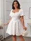 [Grande taille] Robe blanche fleurs bouffante unie col carré des années 1950