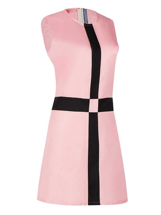 Robe rose sans manches du Gambit de la Dame années 1960