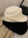 Chapeau à calotte plate en laine style Hepburn vintage