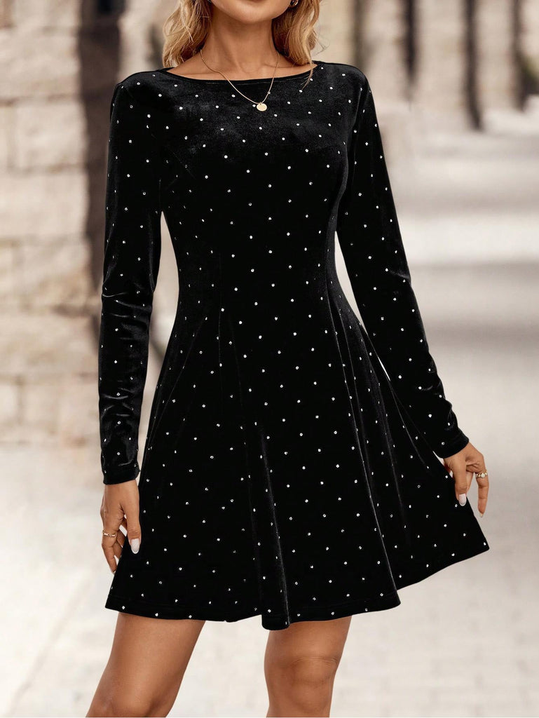 Robe de soirée cintrée en velours et strass années 1980