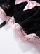 Ensemble de lingerie lacets et nœud en dentelle contrastée années 1970