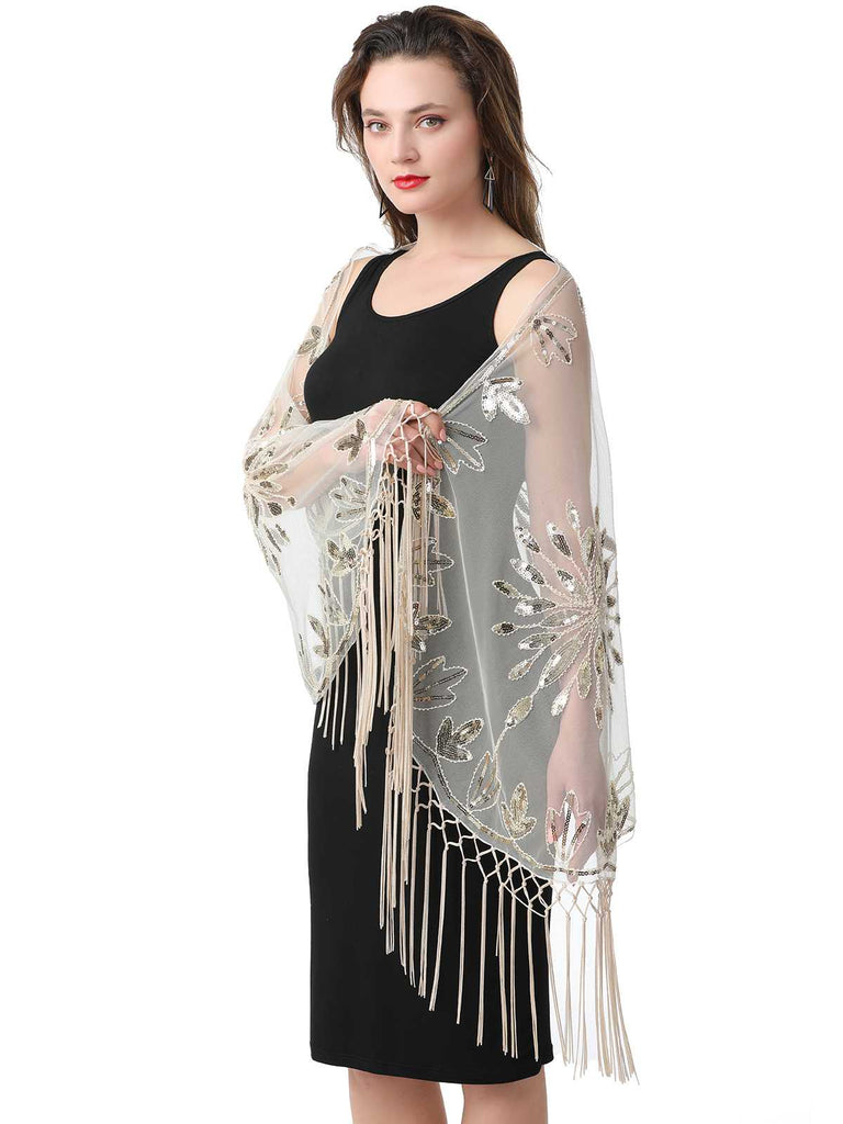 Cape en maille à paillettes et pompons des années 1920