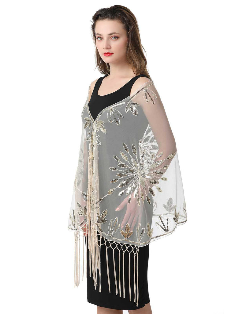 Cape en maille à paillettes et pompons des années 1920