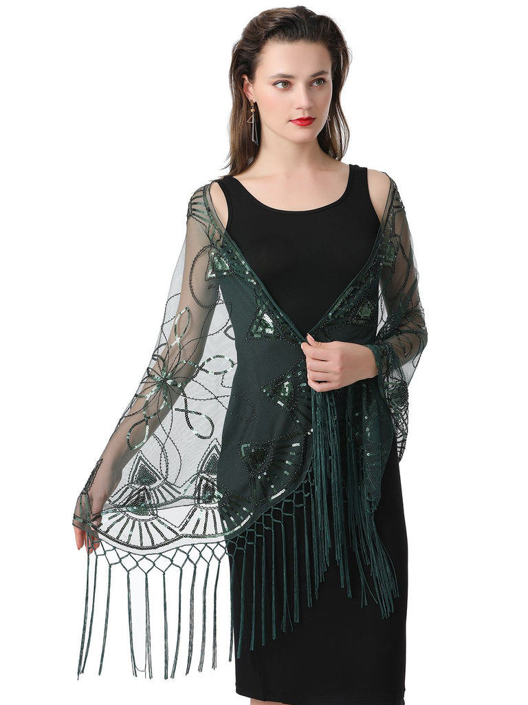 Cape en maille à paillettes et pompons des années 1920