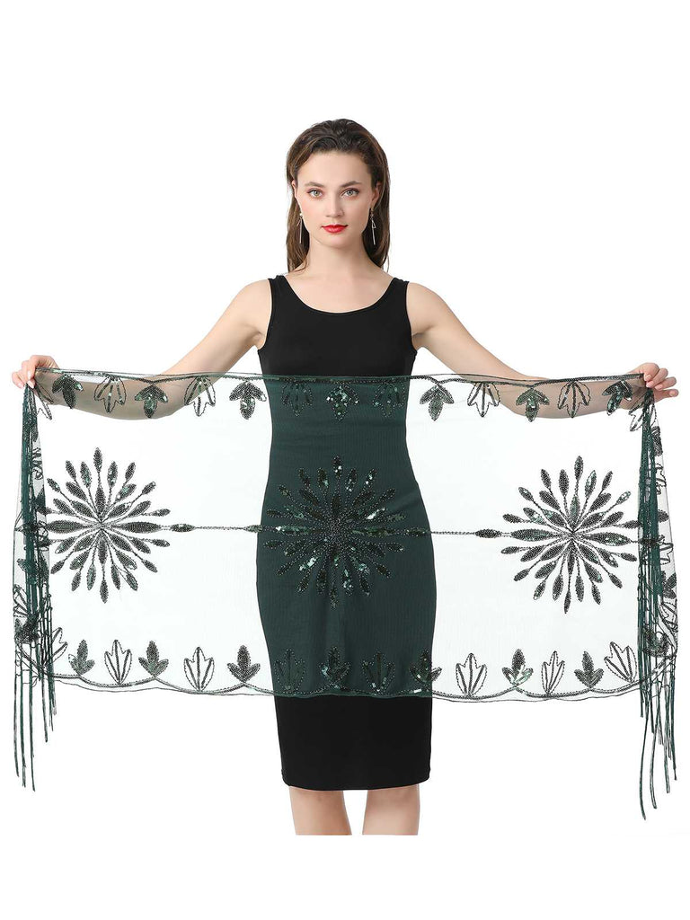 Cape en maille à paillettes et pompons des années 1920