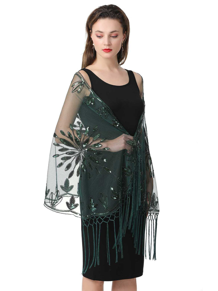 Cape en maille à paillettes et pompons des années 1920