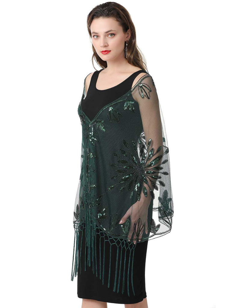 Cape en maille à paillettes et pompons des années 1920