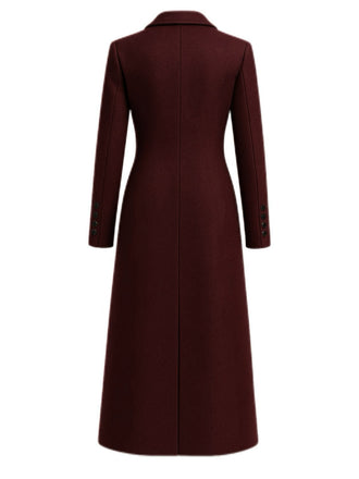 Manteau longue rouge vin à boutons col revers unis des années 1930