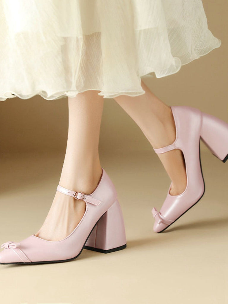 Escarpins à talons épais et bout pointu avec bride à nœud vintage