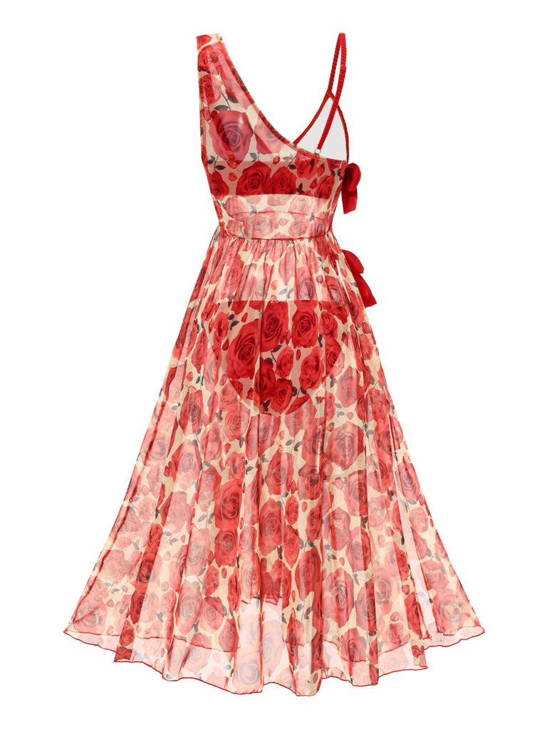 Ensemble bikini rouge et cache-maillot longue roses années 60