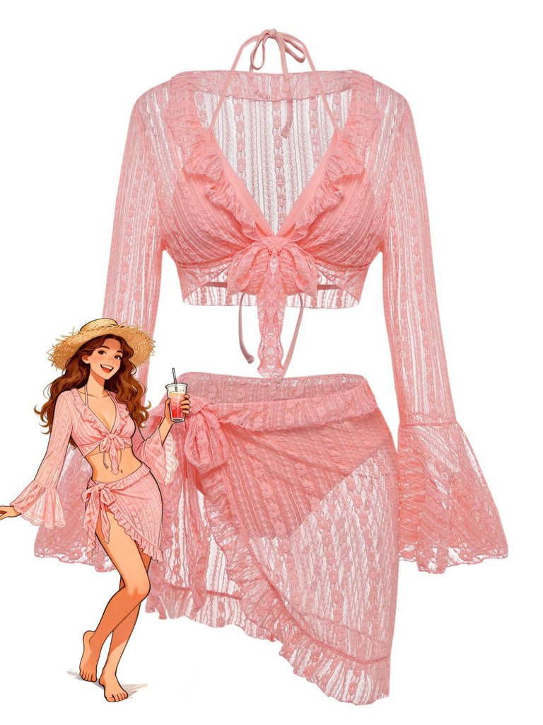Un ensemble de maillot de bain rose 3 pièces comprenant un haut de bikini triangle, un bas taille haute et un paréo assorti en dentelle à manches cloche.