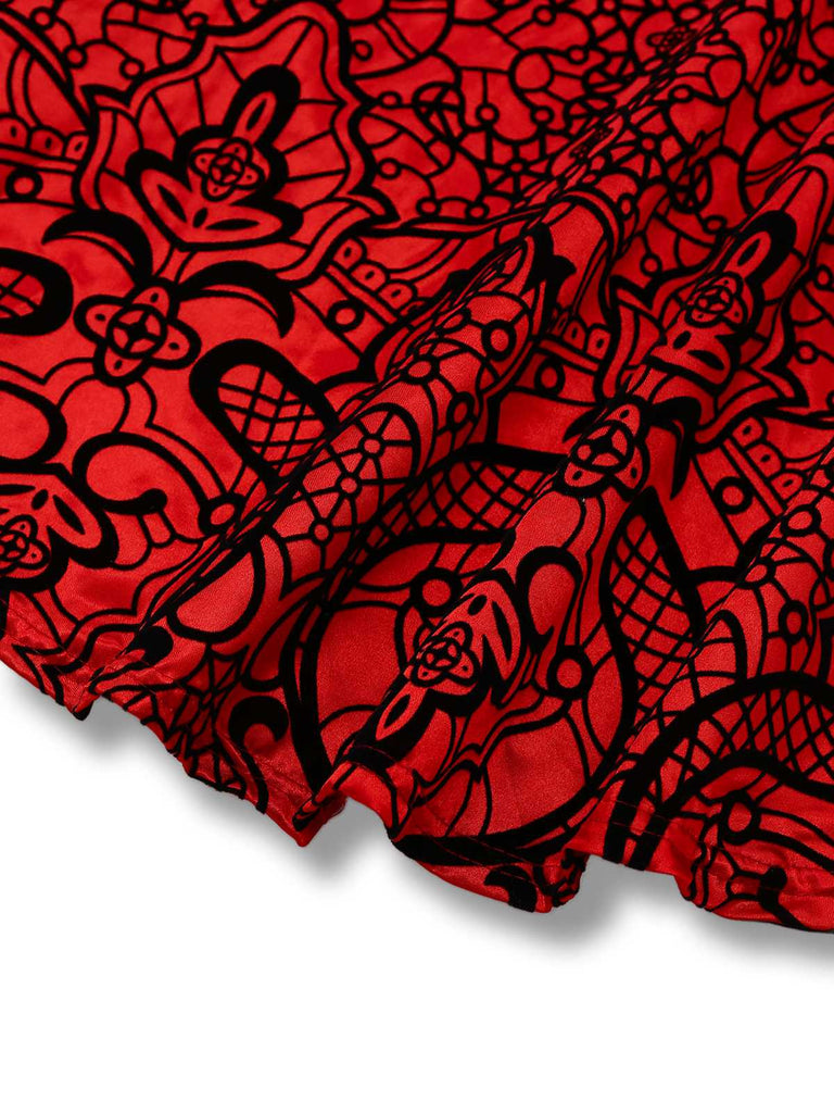 Robe et cape en velours rouge en dentelle et paillettes années 1980