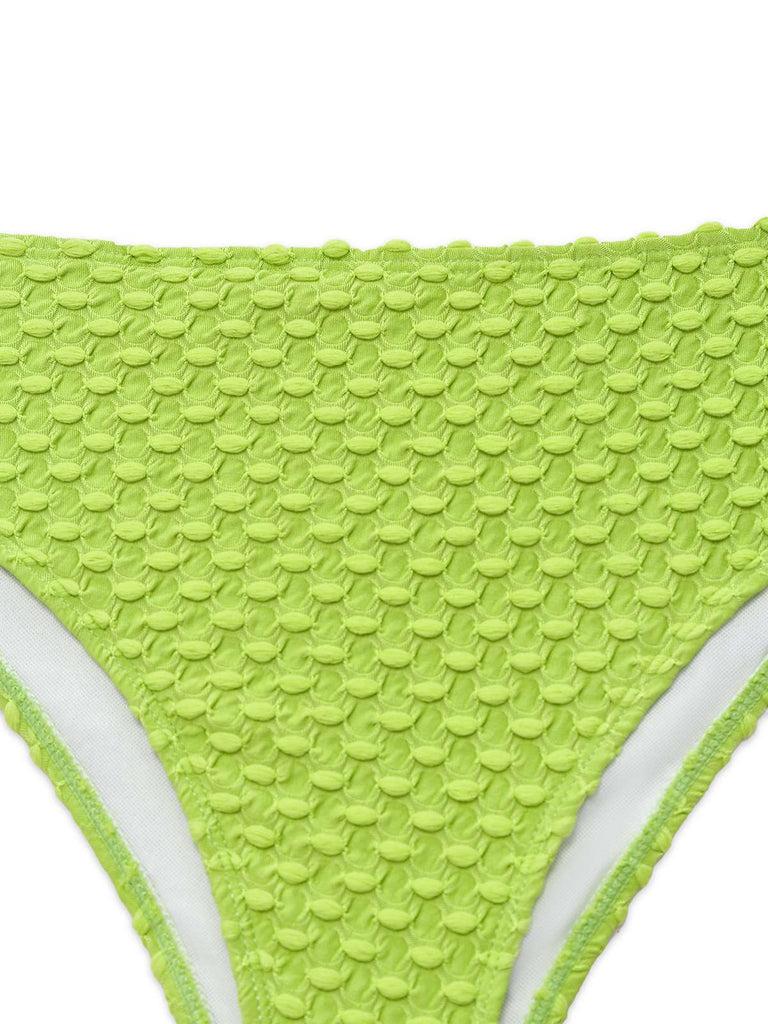 Maillot de bain dos nu à lacets et chaîne coquillages des années 1940