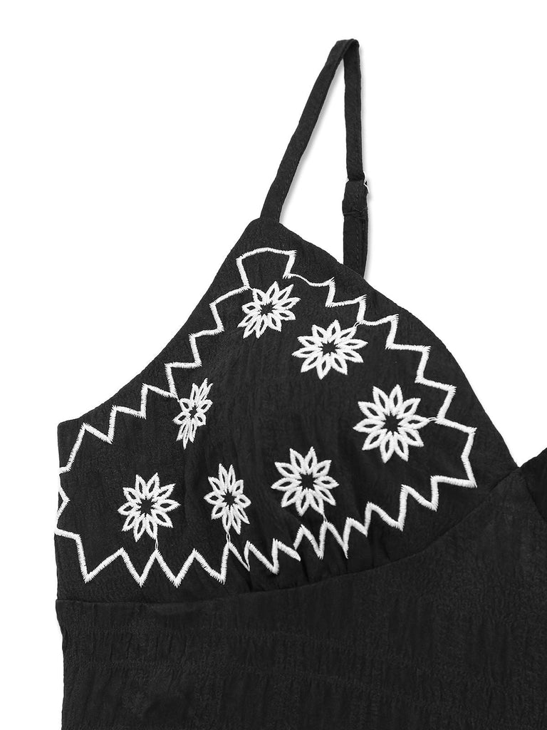 Robe noire bohème à fleurs brodées et nœud années 1970