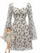 Robe courte beige fleurs décolleté cœur et manches cloche résille années 1950