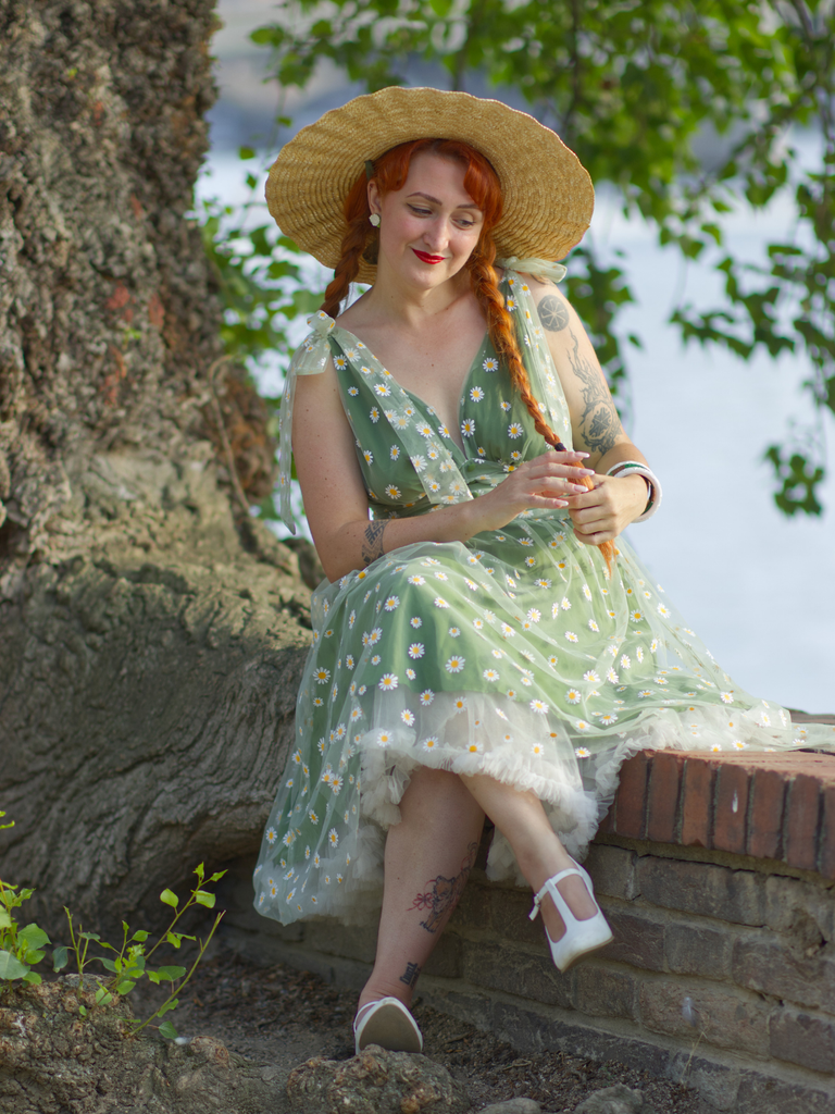 Robe trapèze verte en maille marguerite des années 1950