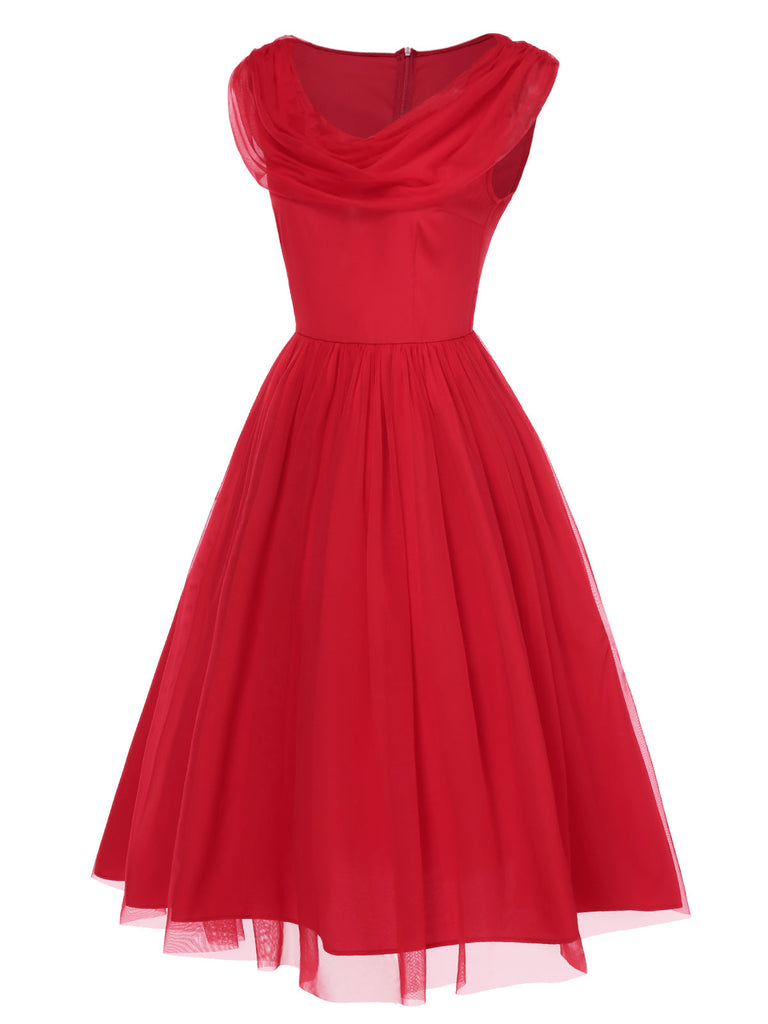 Robe rouge unie à col bénitier en maille des années 1950