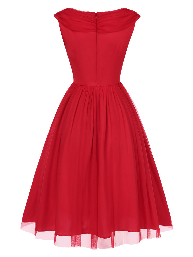 Robe rouge unie à col bénitier en maille des années 1950