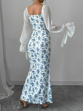 Robe bleue à petites fleurs en mousseline de soie des années 1930