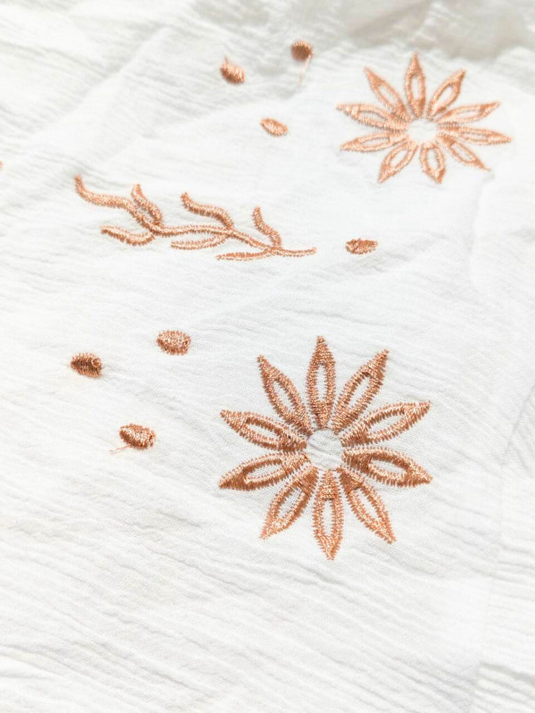 Robe broderie fleur texturée à col en V profond années 1930