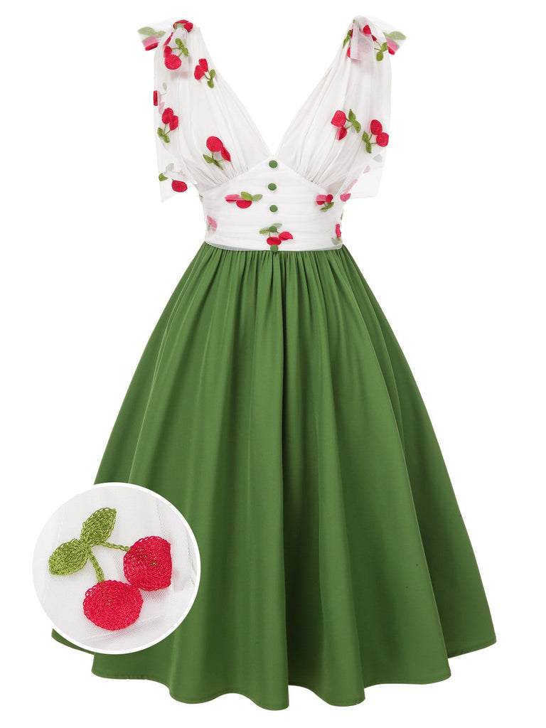 Robe cerise patchwork en maille col V vert des années 1950