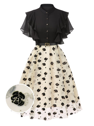 Robe trapèze noire à volants roses dorées col montant années 1950