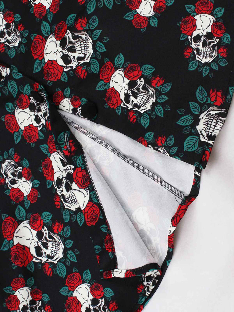 Robe noire licou à motif crânes et roses Halloween années 1950