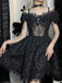 Robe d'Halloween texturée en toile d'araignée et croix des années 1950