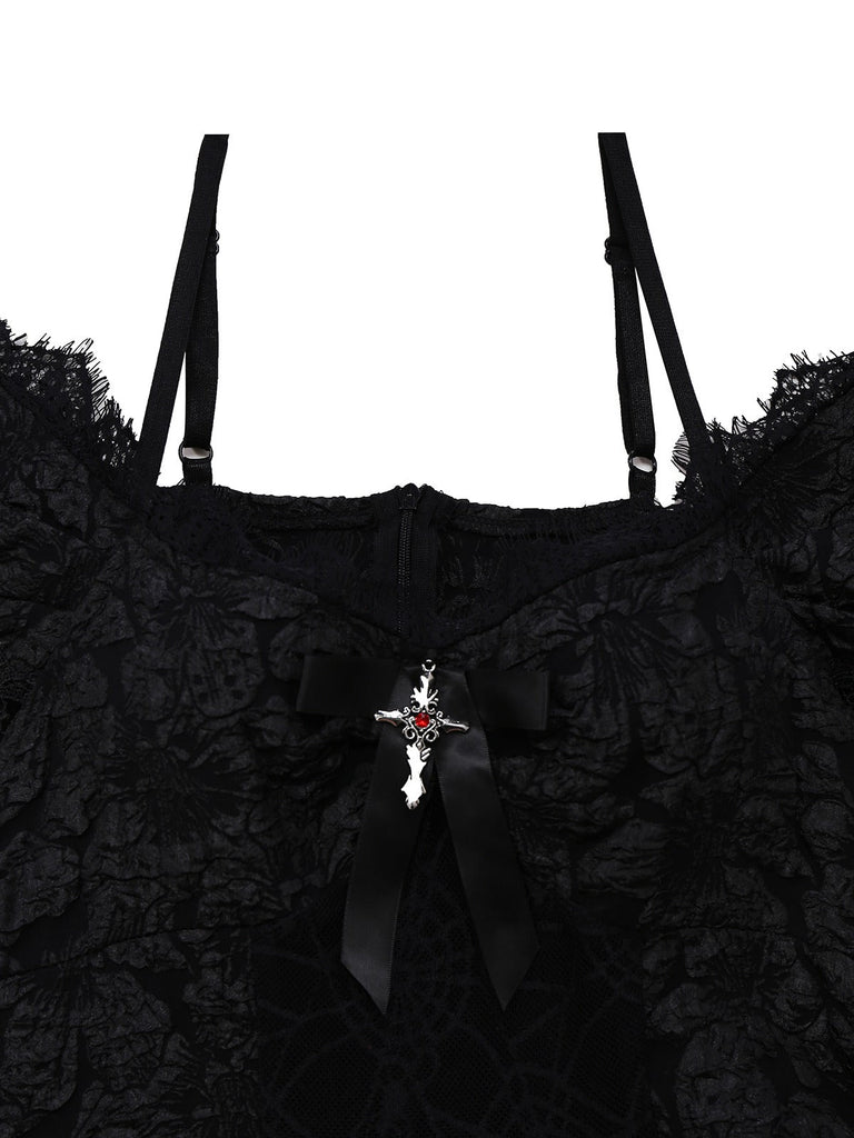 Robe d'Halloween texturée en toile d'araignée et croix des années 1950