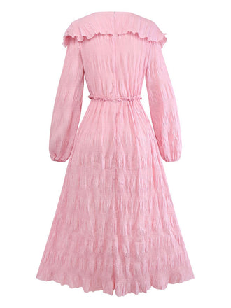 Robe rose plissée à col à volants années 1950