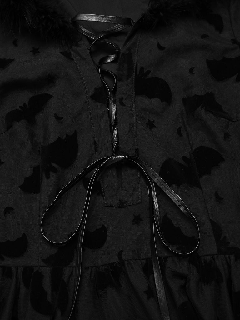 Robe noire à capuche en maille chauve-souris avec ourlet brut des années 1940