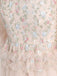 Robe beige à volants en maille illusion brodée de fleurs des années 1930