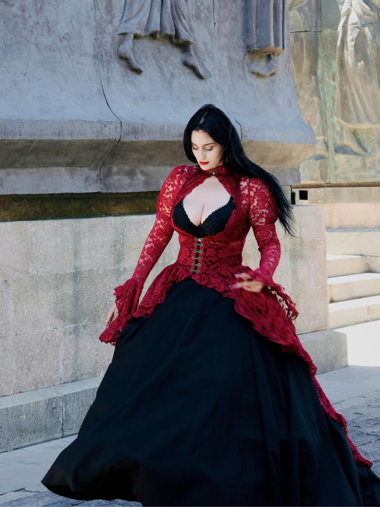 Robe victorienne blanche en dentelle à manches gigot des années 1980