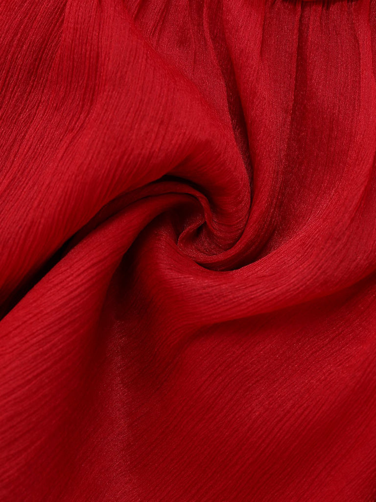 Robe rouge unie manches longues et col noué froncé des années 1960