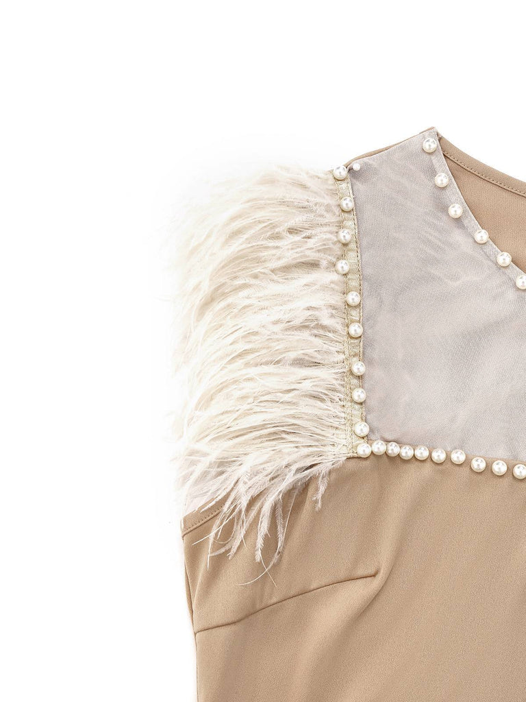 Robe sirène beige en patchwork de perles et de plumes des années 1930