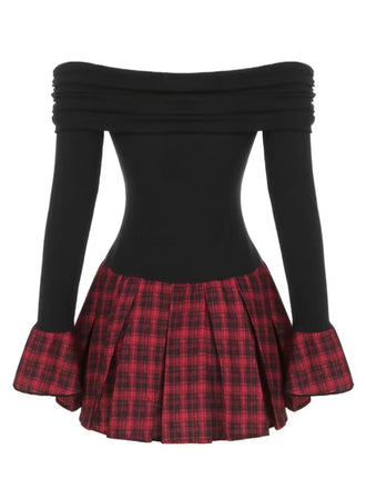 Robe plissée noire à carreaux tartan épaules dénudées des années 1960