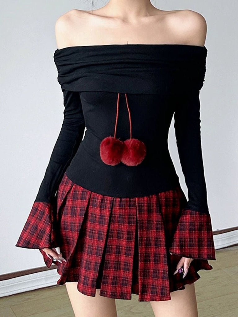 Robe plissée noire à carreaux tartan épaules dénudées des années 1960