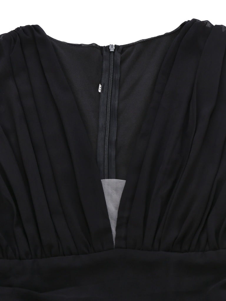 Robe verte en tulle à sequins décolleté col en V profond années 1930